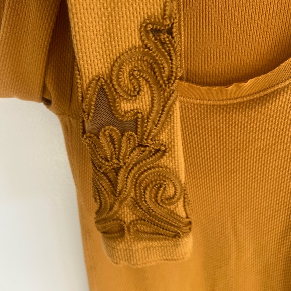 We The Free Masquerade Cuff Long Sleeve Shirt- MEDIUM - Picture 4 of 4